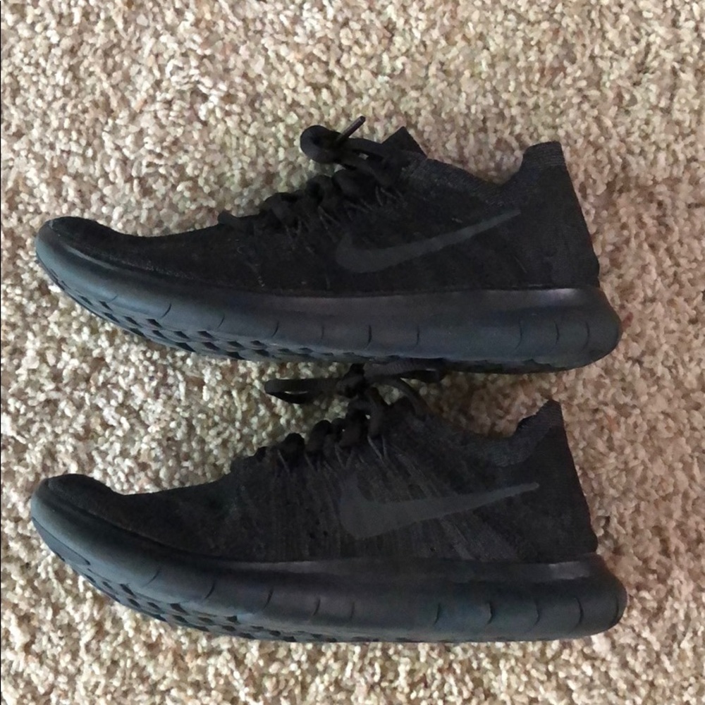 Nike women’s Free RN Flyknit running shoes